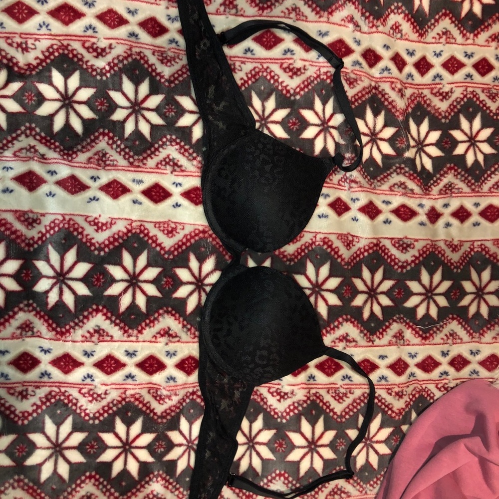 VS pink bra. 32a